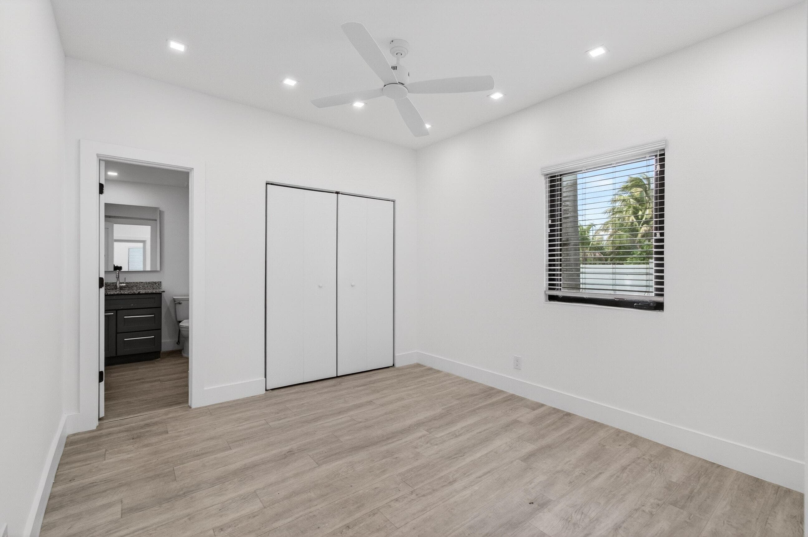 517 NW 1st Street, Delray Beach, FL 33444 — photo 8 of 38