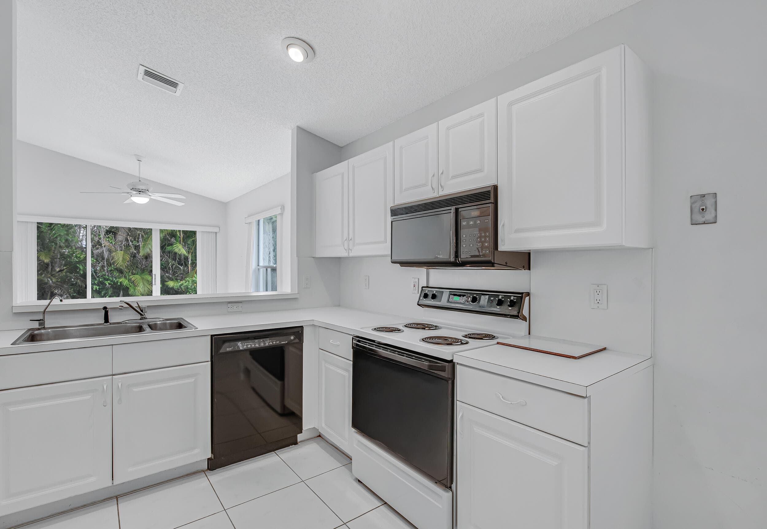 9758 Harbour Lake Circle, Boynton Beach, FL 33437 — photo 20 of 76