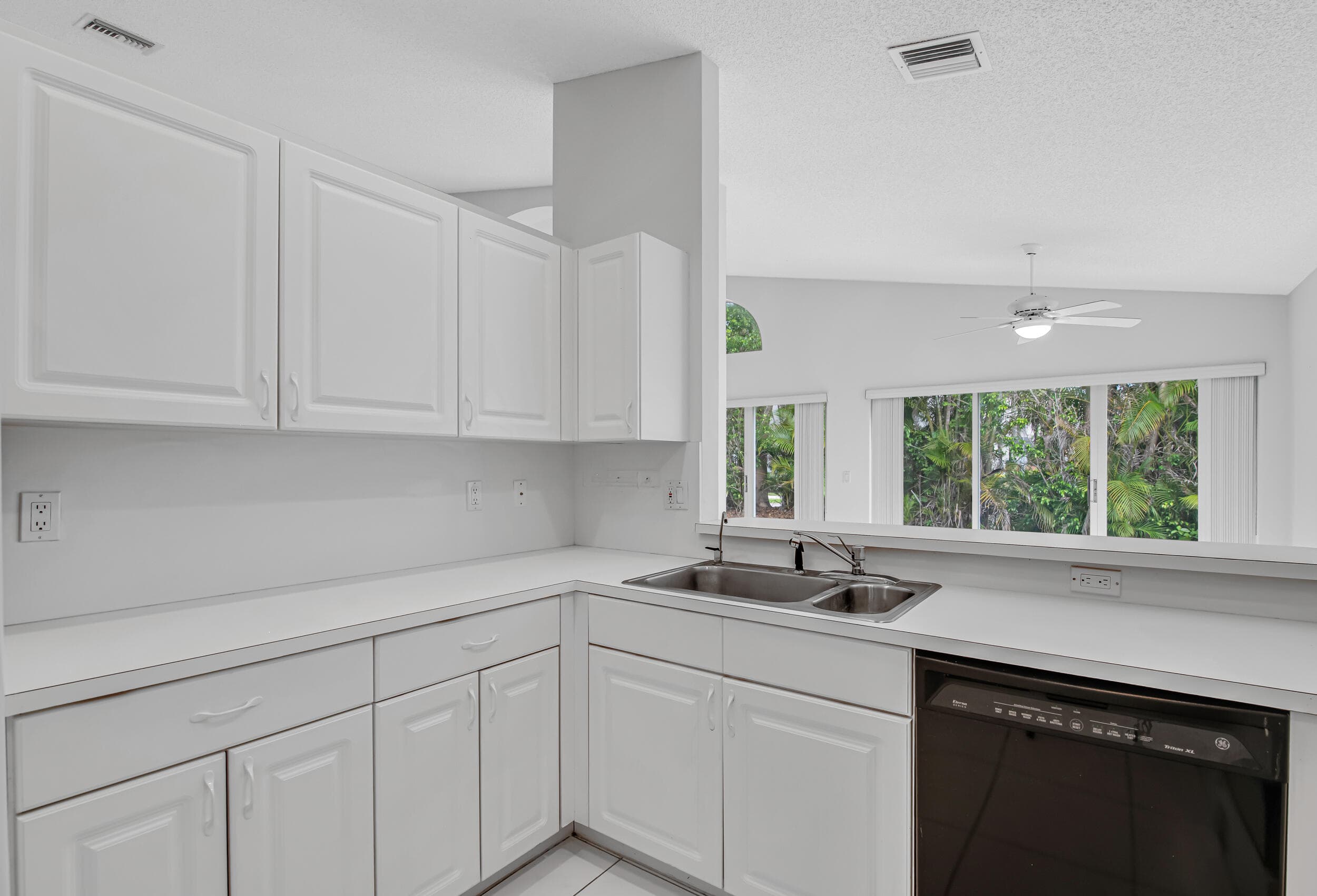 9758 Harbour Lake Circle, Boynton Beach, FL 33437 — photo 21 of 76