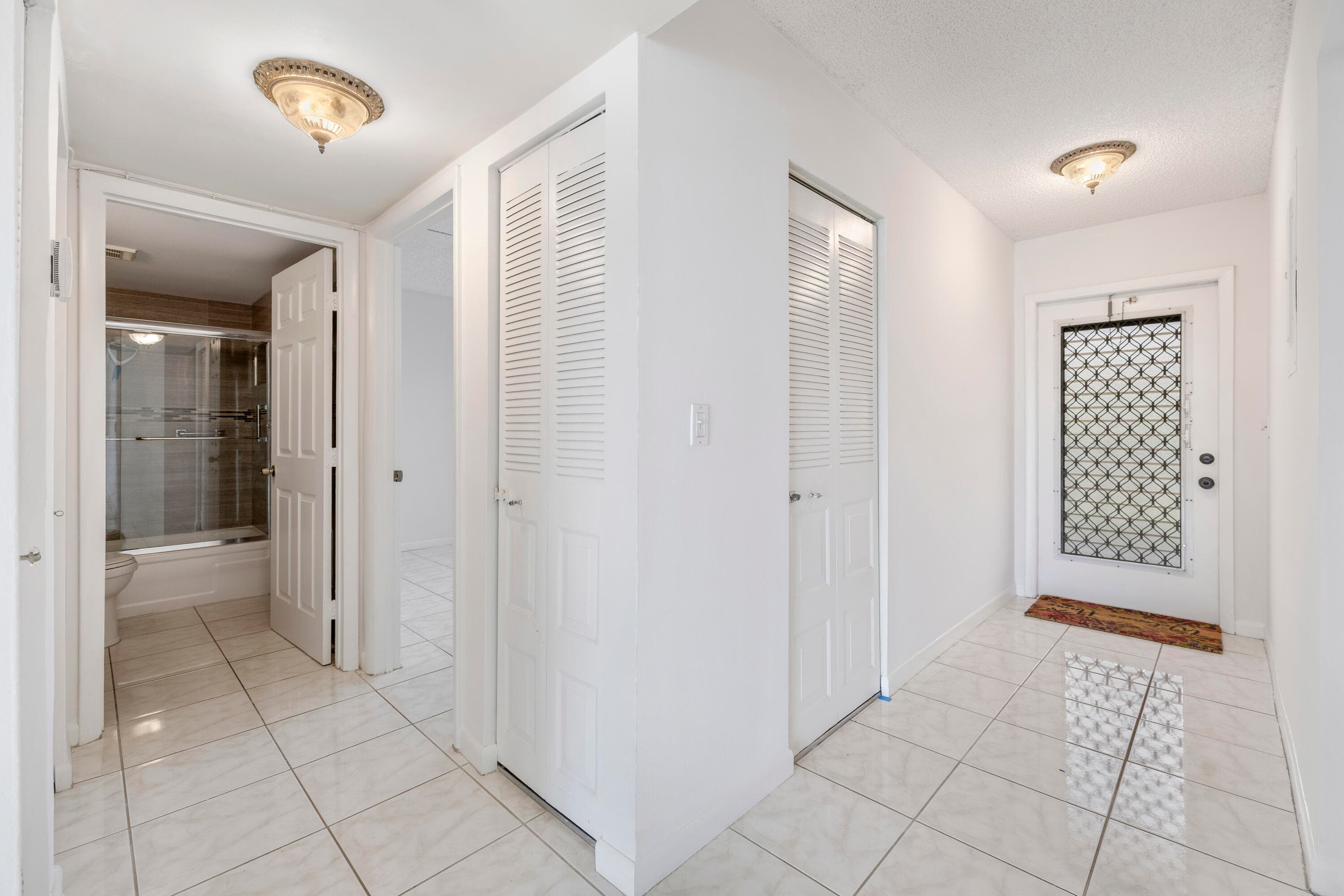 1480 NW 80th Avenue 402, Margate, FL 33063 — photo 4 of 27