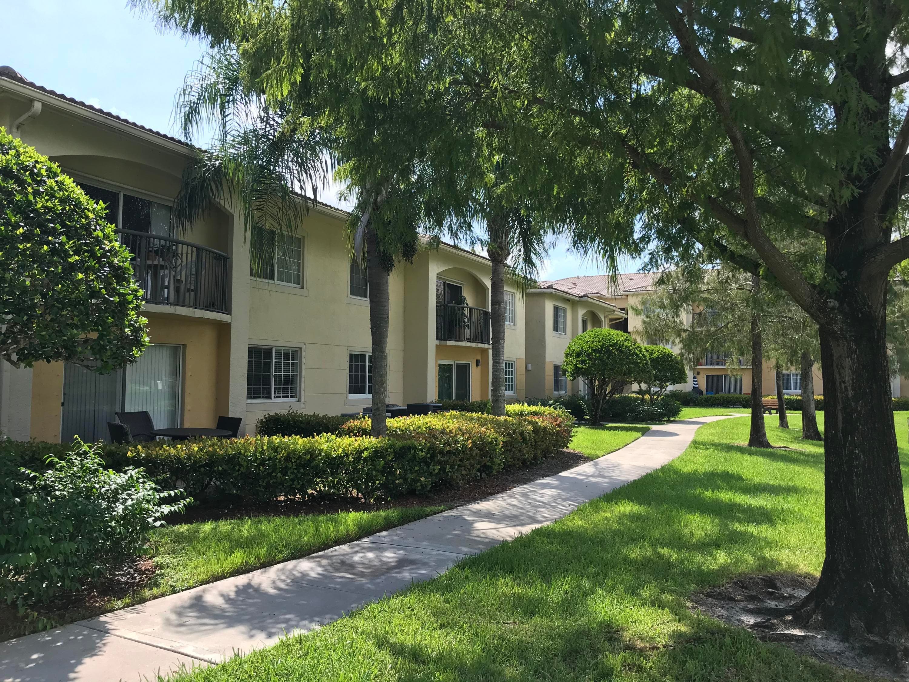 700 S Crestwood Ct Court S 708, Royal Palm Beach, FL 33411 — photo 2 of 29