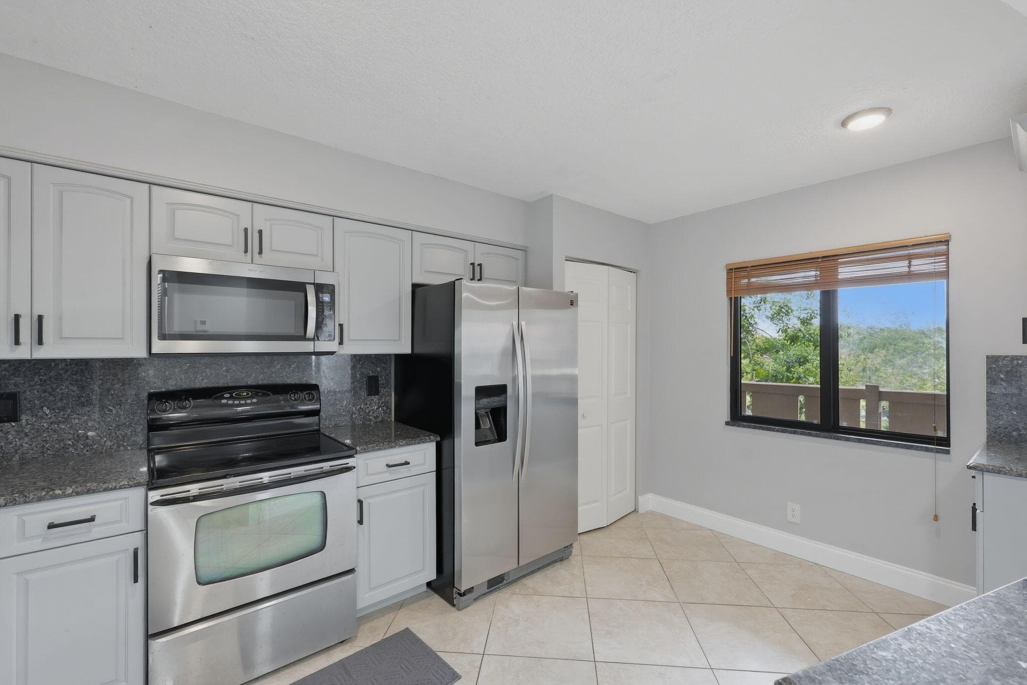 2206 S Cypress Bend Drive 401, Pompano Beach, FL 33069 — photo 5 of 50