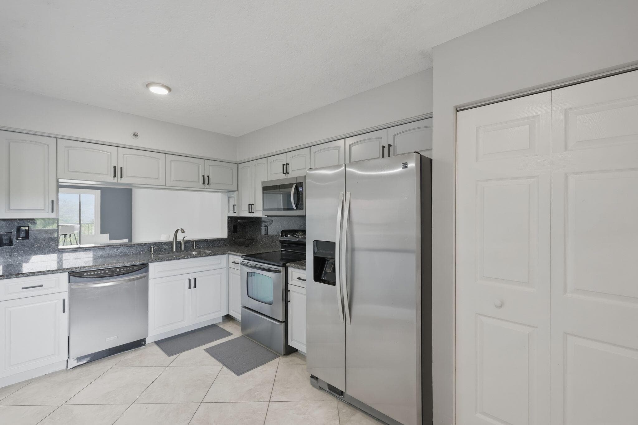 2206 S Cypress Bend Drive 401, Pompano Beach, FL 33069 — photo 6 of 50