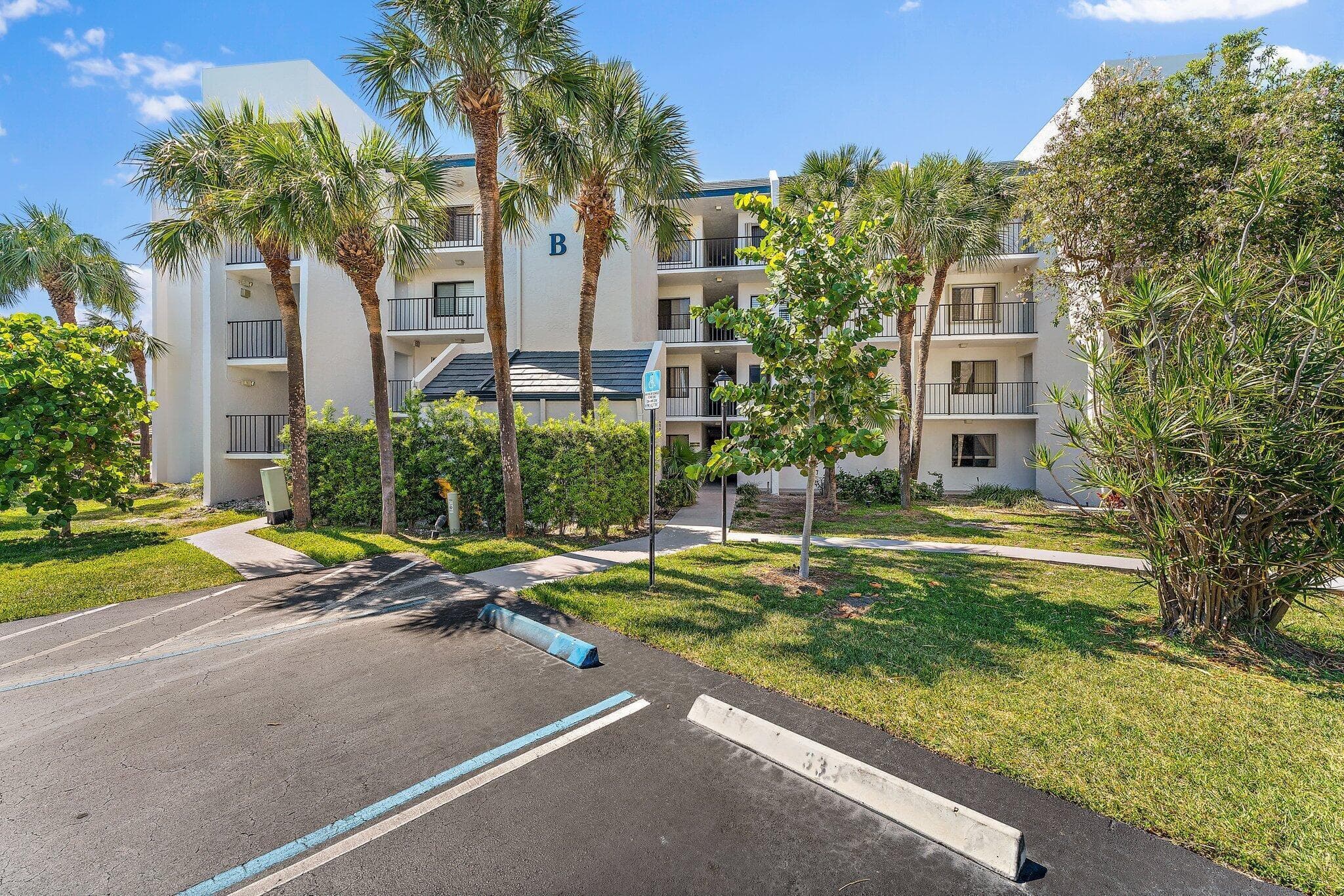 1605 Us-1 B206, Jupiter, FL 33477 — photo 33 of 35