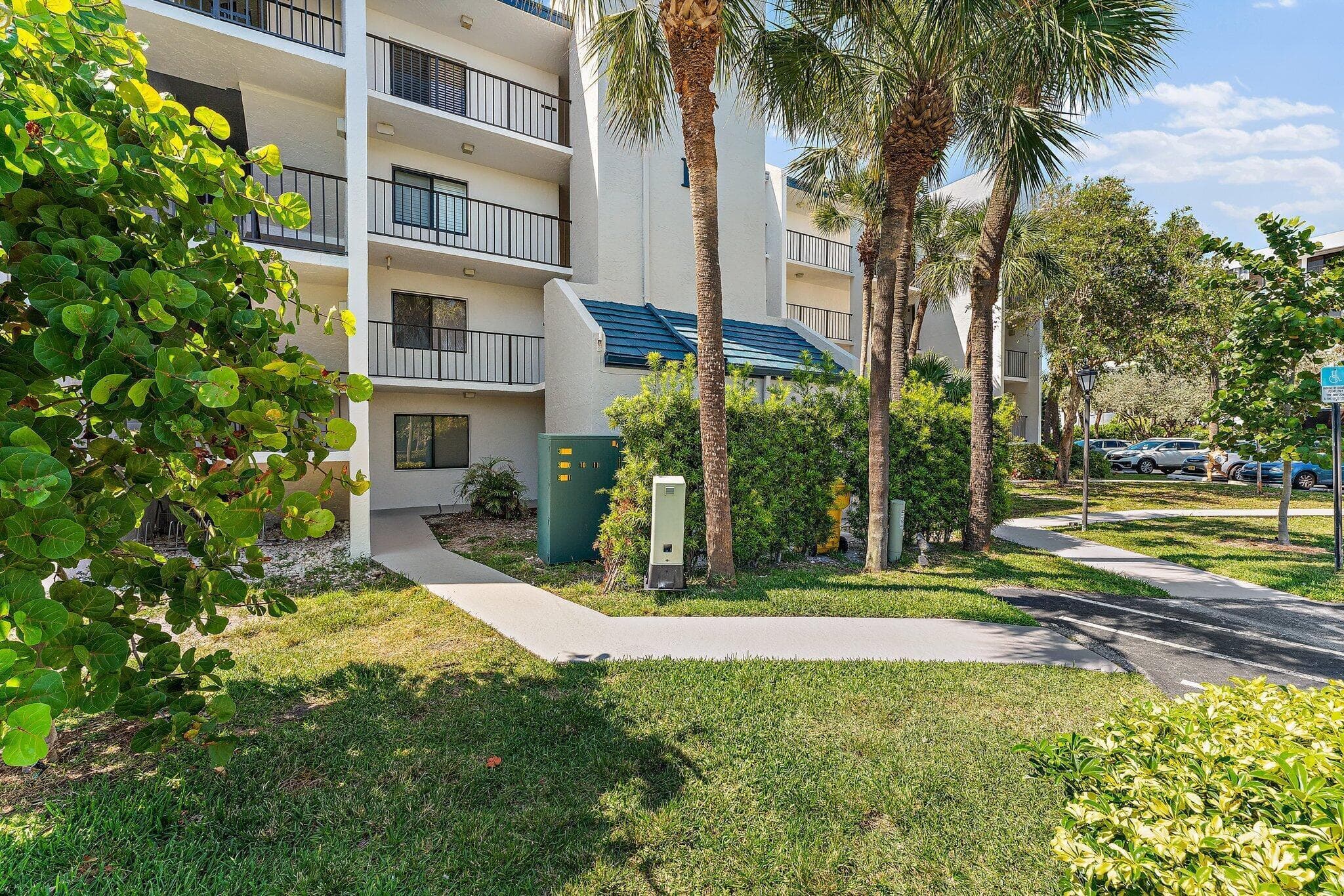 1605 Us-1 B206, Jupiter, FL 33477 — photo 34 of 35