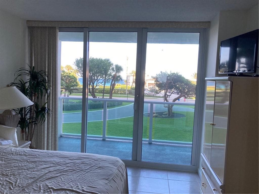 333 NE 21 Avenue 304, Deerfield Beach, FL 33441 — photo 11 of 19