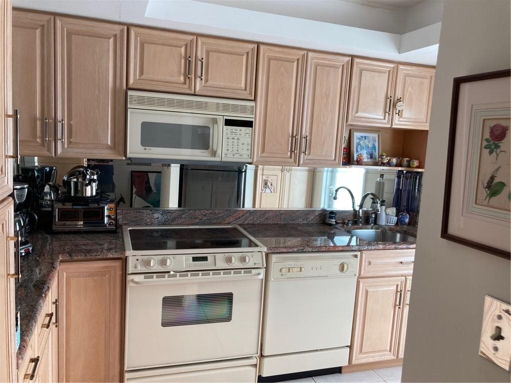 333 NE 21 Avenue 304, Deerfield Beach, FL 33441 — photo 15 of 19