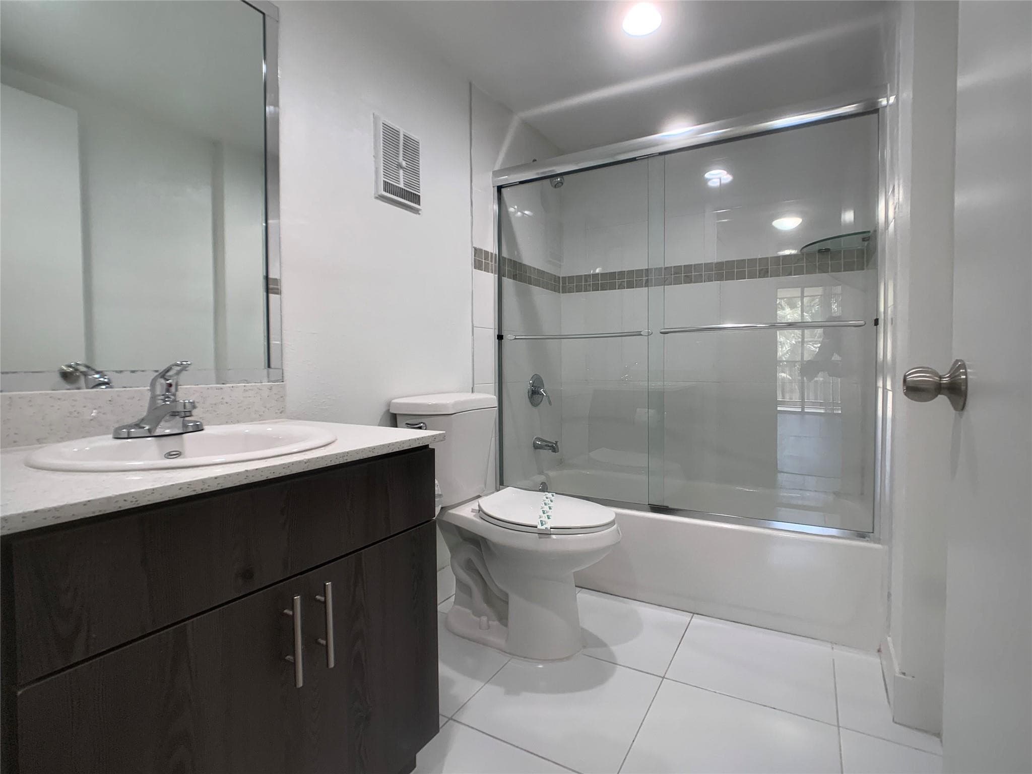 18335 NW 68 Avenue 255-104, Hialeah, FL 33015 — photo 3 of 14
