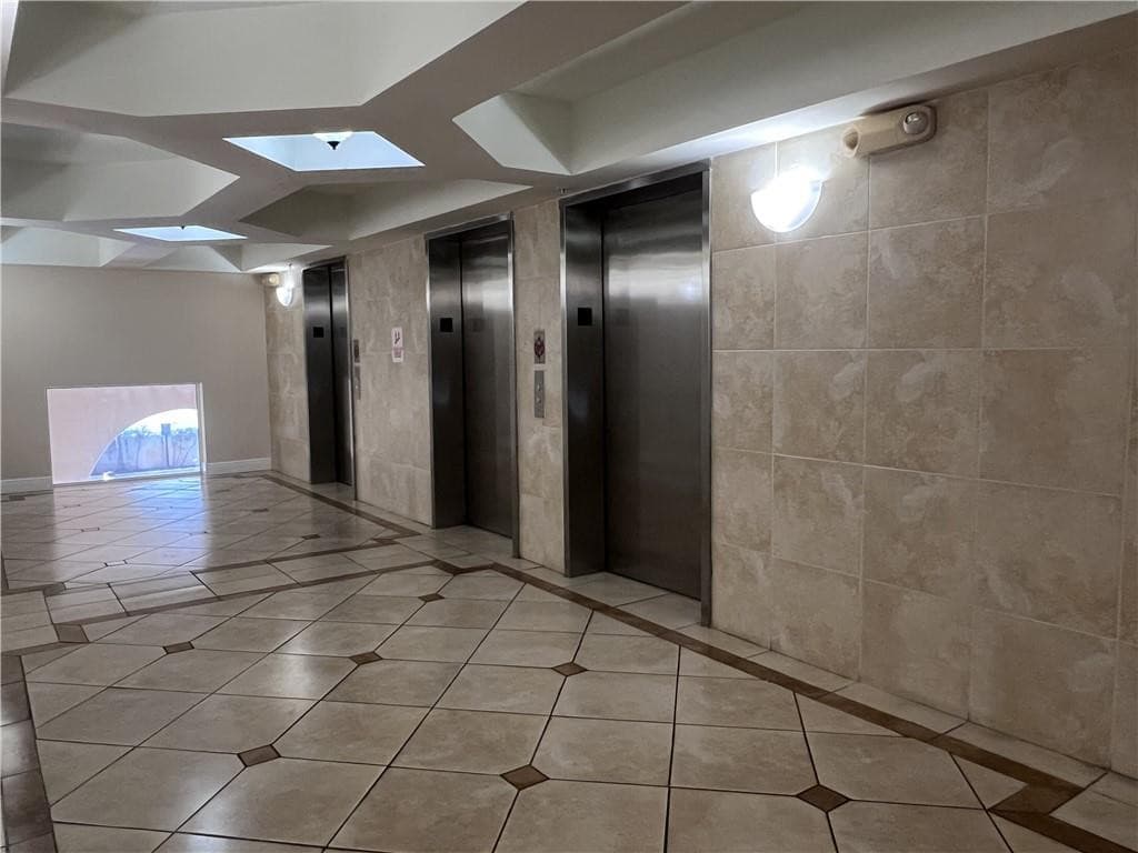 18335 NW 68 Avenue 255-104, Hialeah, FL 33015 — photo 8 of 14