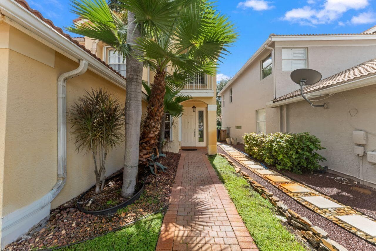 8492 Breezy Oak Way, Boynton Beach, FL 33473 — photo 3 of 66