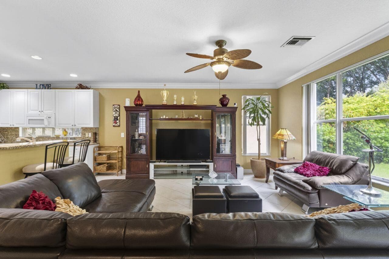 8492 Breezy Oak Way, Boynton Beach, FL 33473 — photo 13 of 66