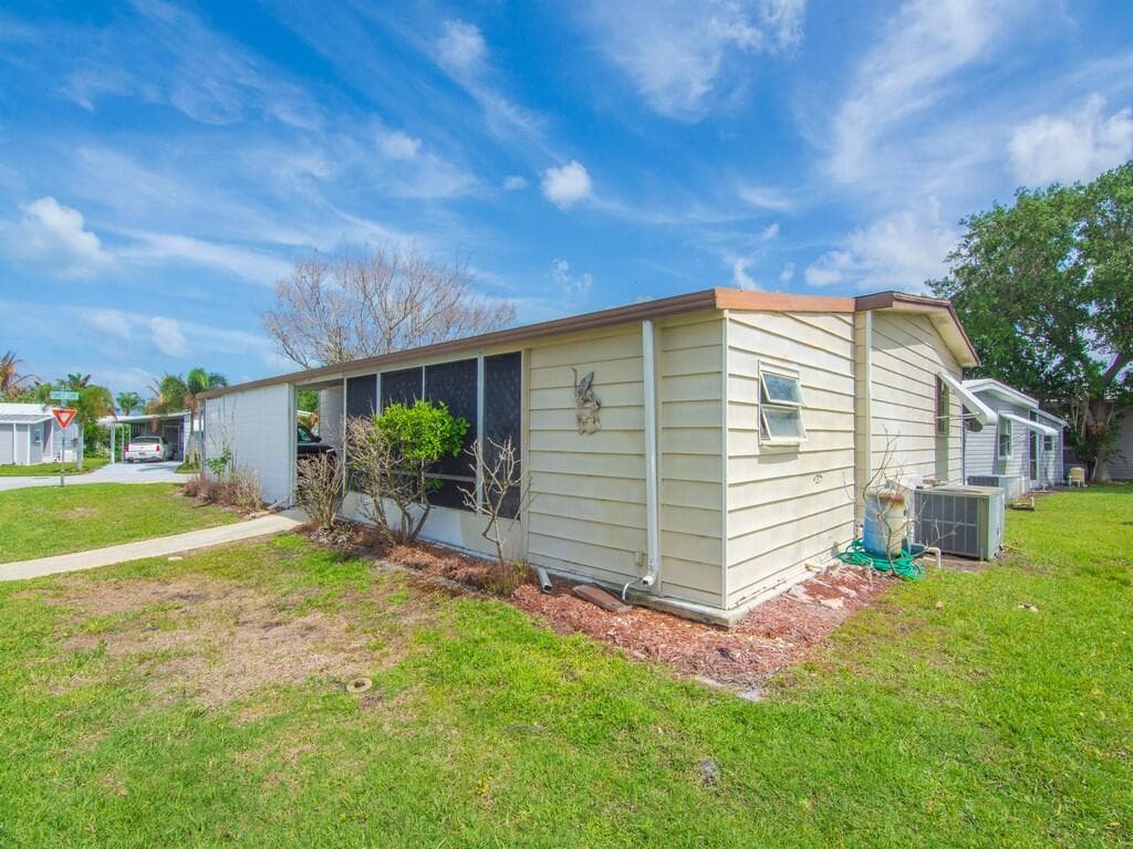 225 NE Forrest Court, Jensen Beach, FL 34957 — photo 30 of 33