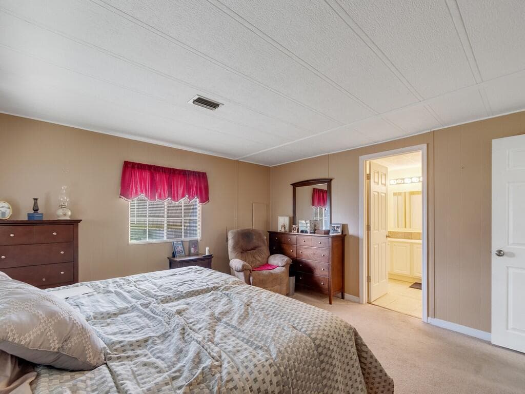 225 NE Forrest Court, Jensen Beach, FL 34957 — photo 19 of 33