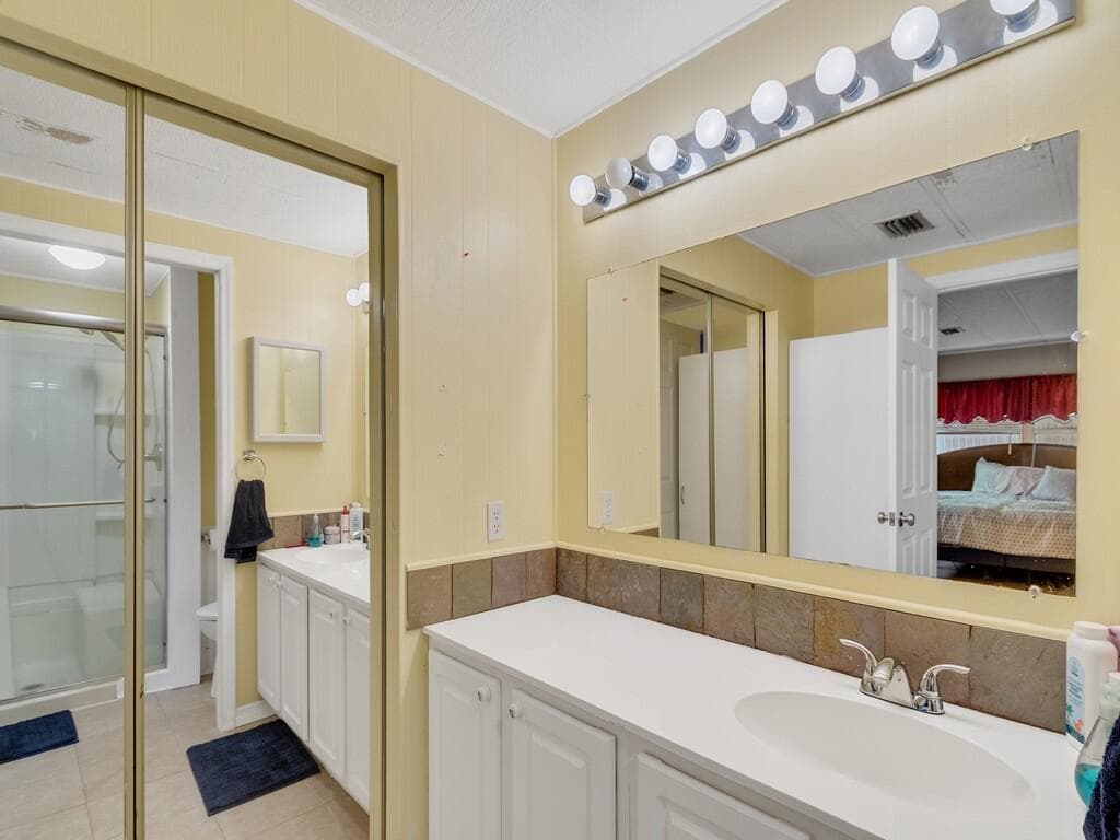 225 NE Forrest Court, Jensen Beach, FL 34957 — photo 21 of 33