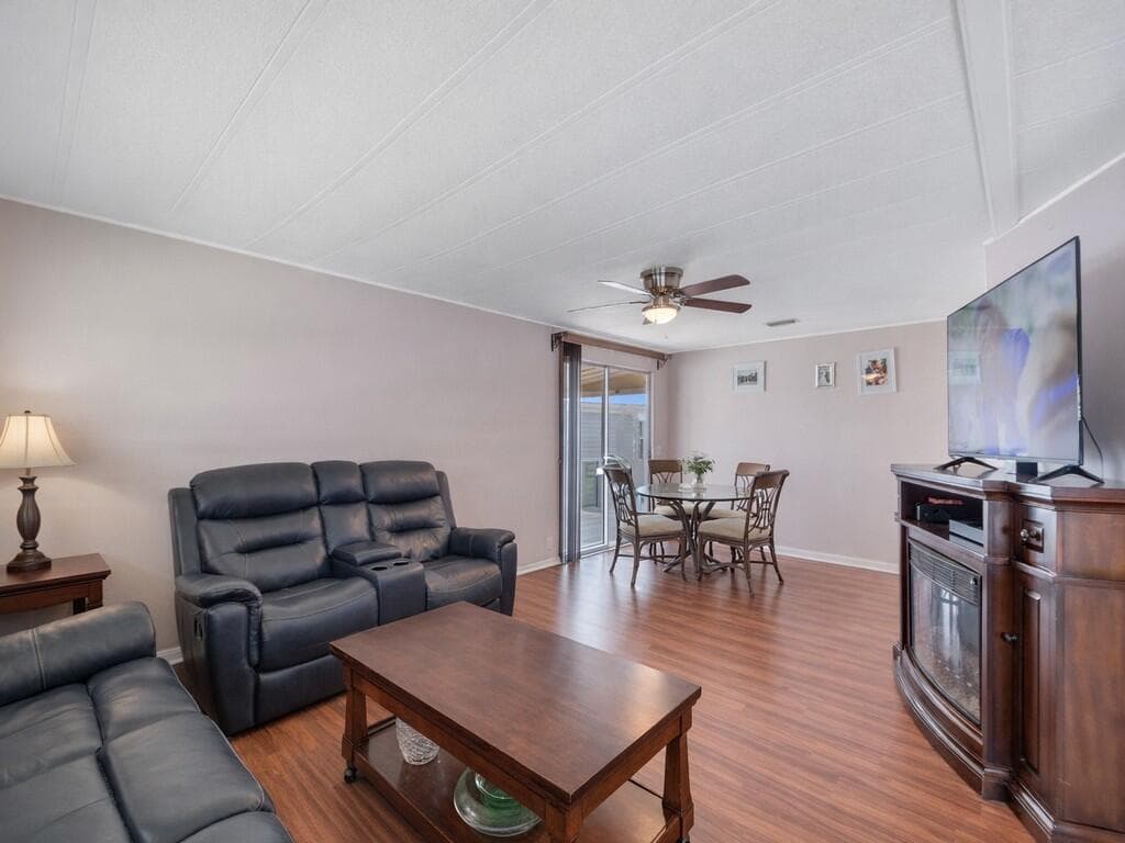 225 NE Forrest Court, Jensen Beach, FL 34957 — photo 12 of 33