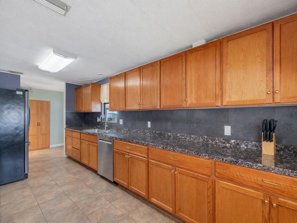 225 NE Forrest Court, Jensen Beach, FL 34957 — photo 14 of 33