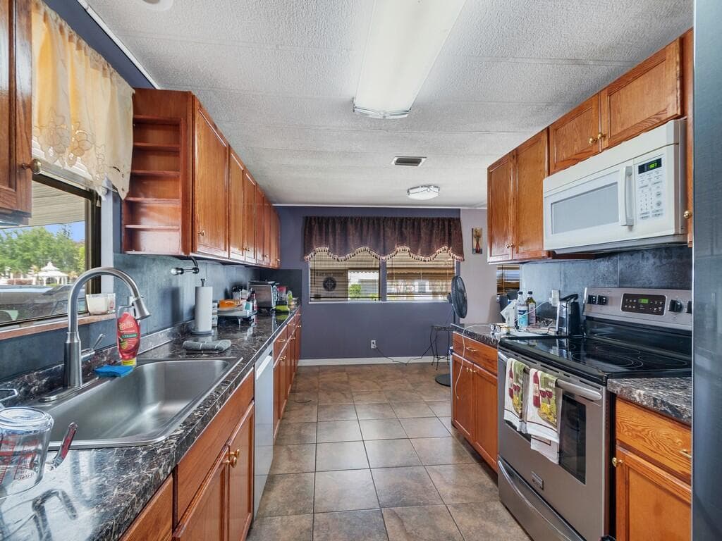 225 NE Forrest Court, Jensen Beach, FL 34957 — photo 16 of 33