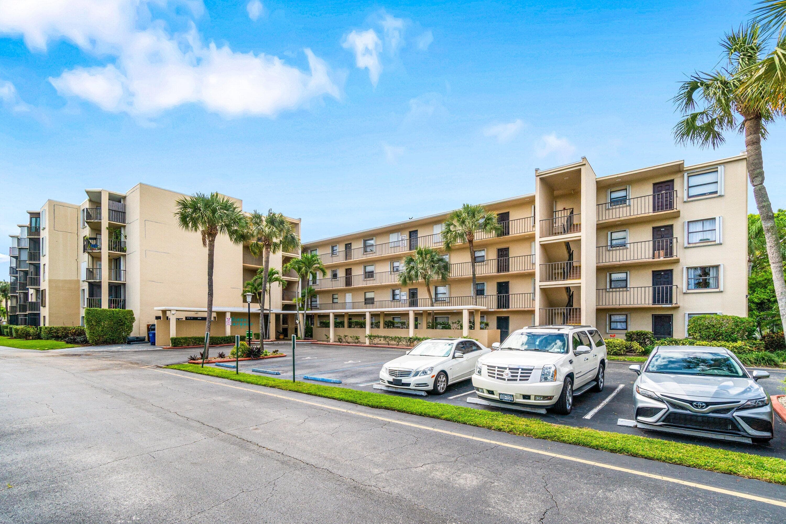 890 N Federal Highway 311, Lantana, FL 33460 — photo