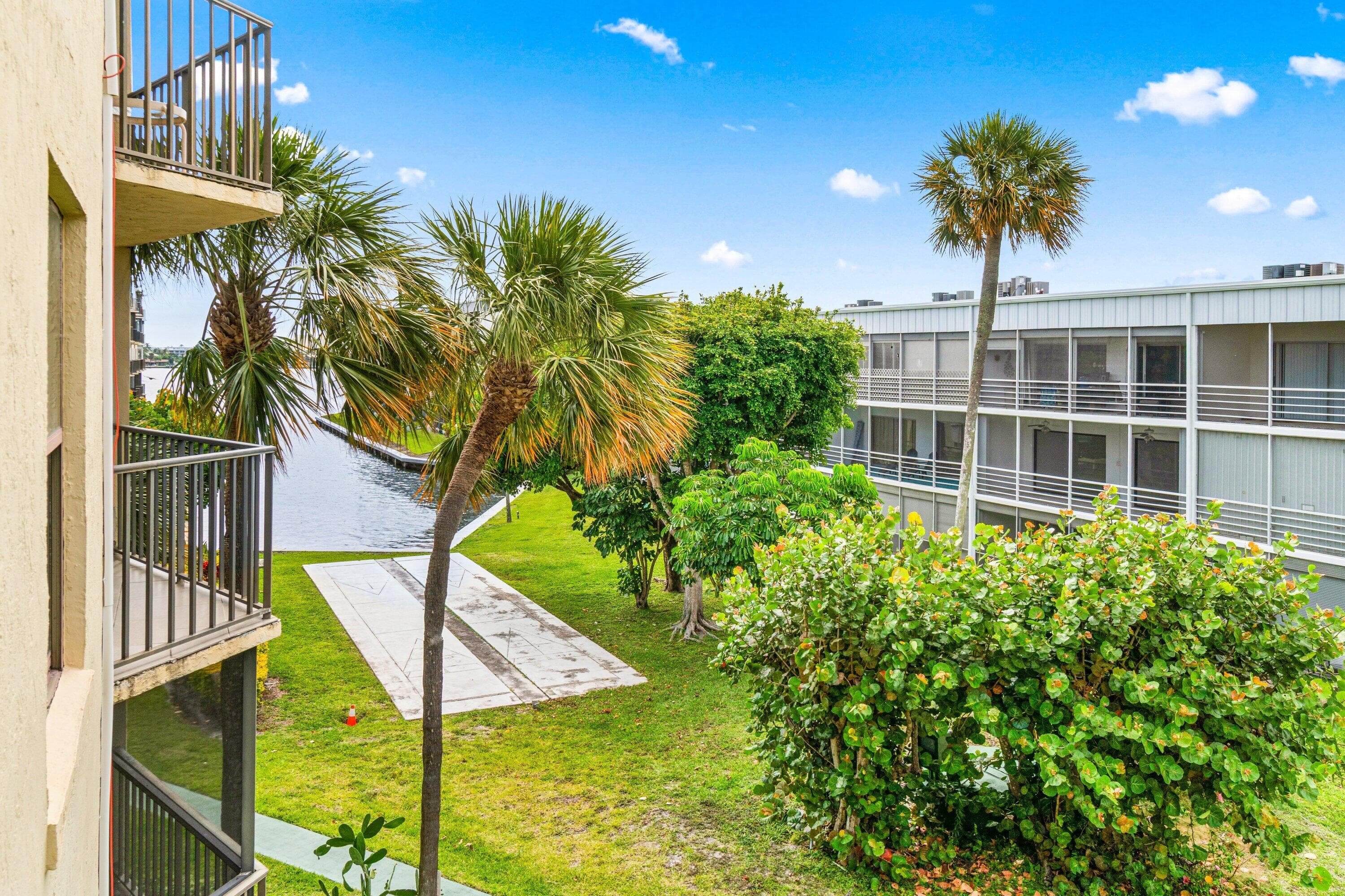 890 N Federal Highway 311, Lantana, FL 33460 — photo 29 of 33