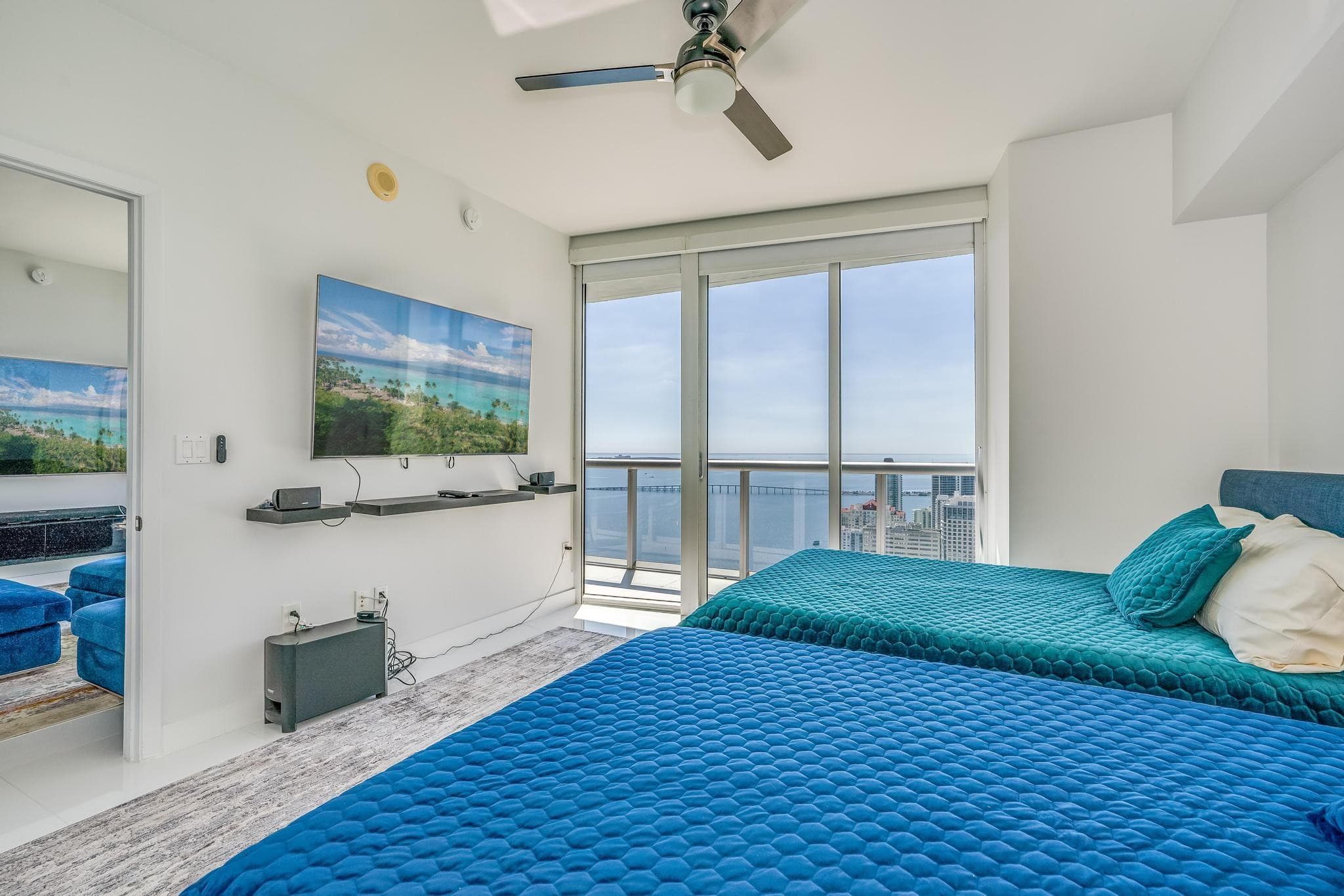 495 Brickell Avenue 5605, Miami, FL 33131 — photo 21 of 44