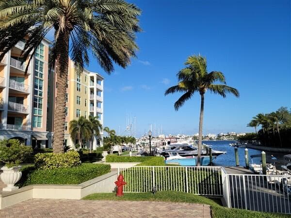 804 E Windward Way 508, Lantana, FL 33462 — photo 13 of 41