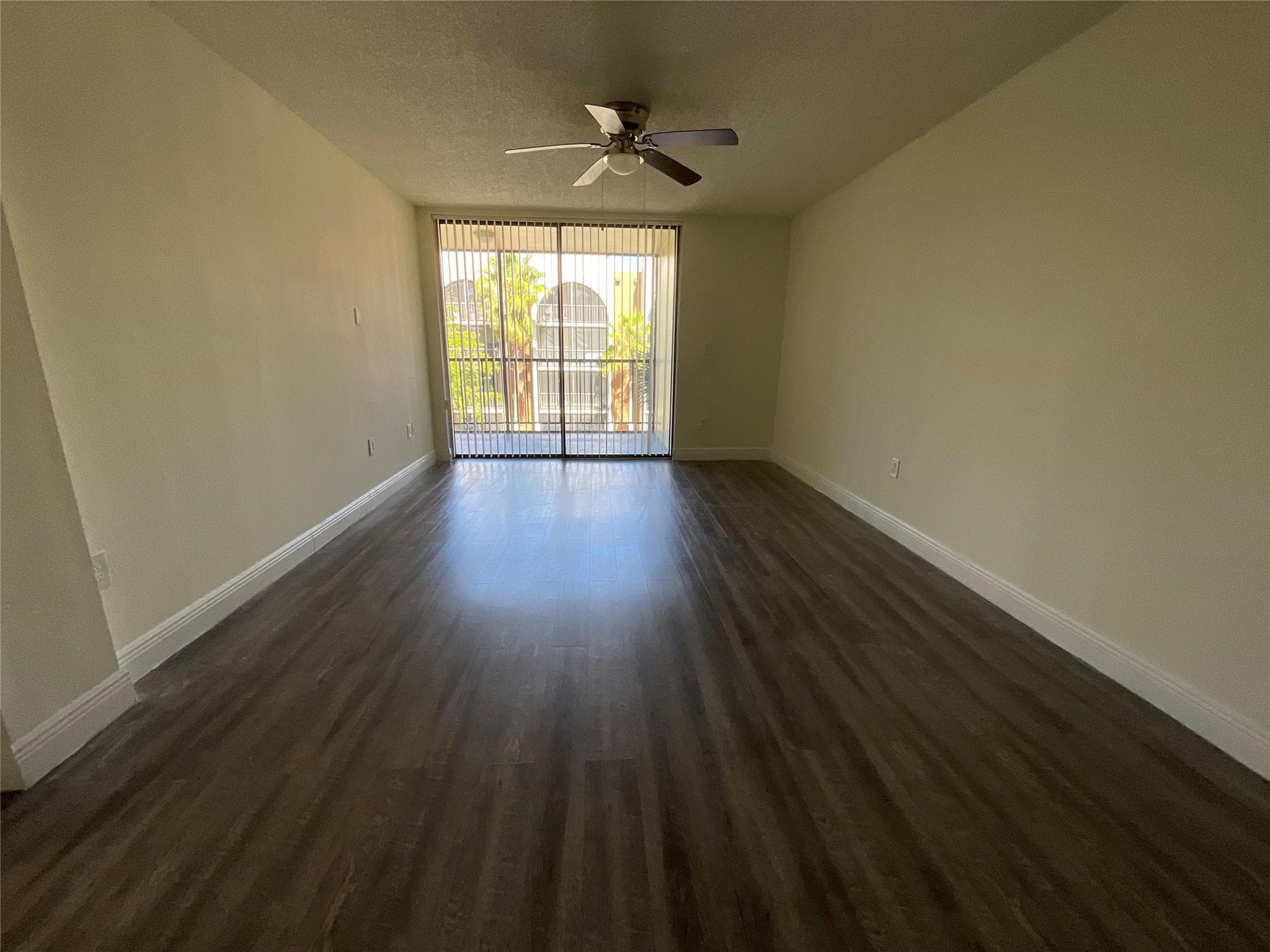 18335 NW 68 Avenue 2455-516, Hialeah, FL 33015 — photo 2 of 14