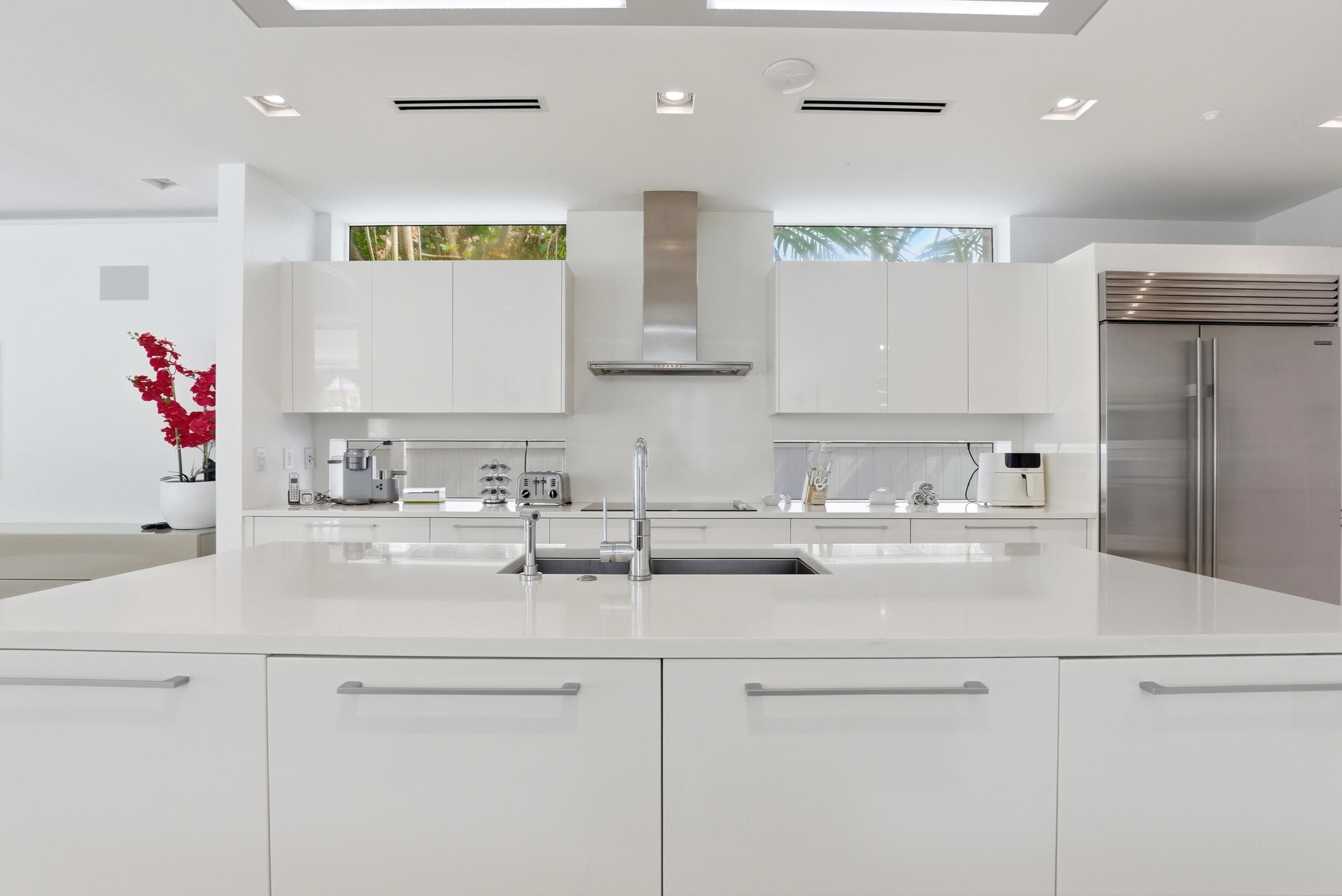 3017 N Atlantic Boulevard, Fort Lauderdale, FL 33308 — photo 9 of 53