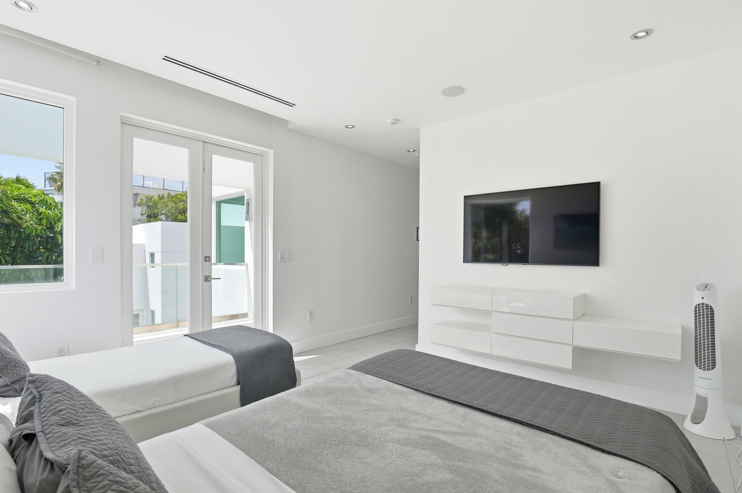 3017 N Atlantic Boulevard, Fort Lauderdale, FL 33308 — photo 37 of 53