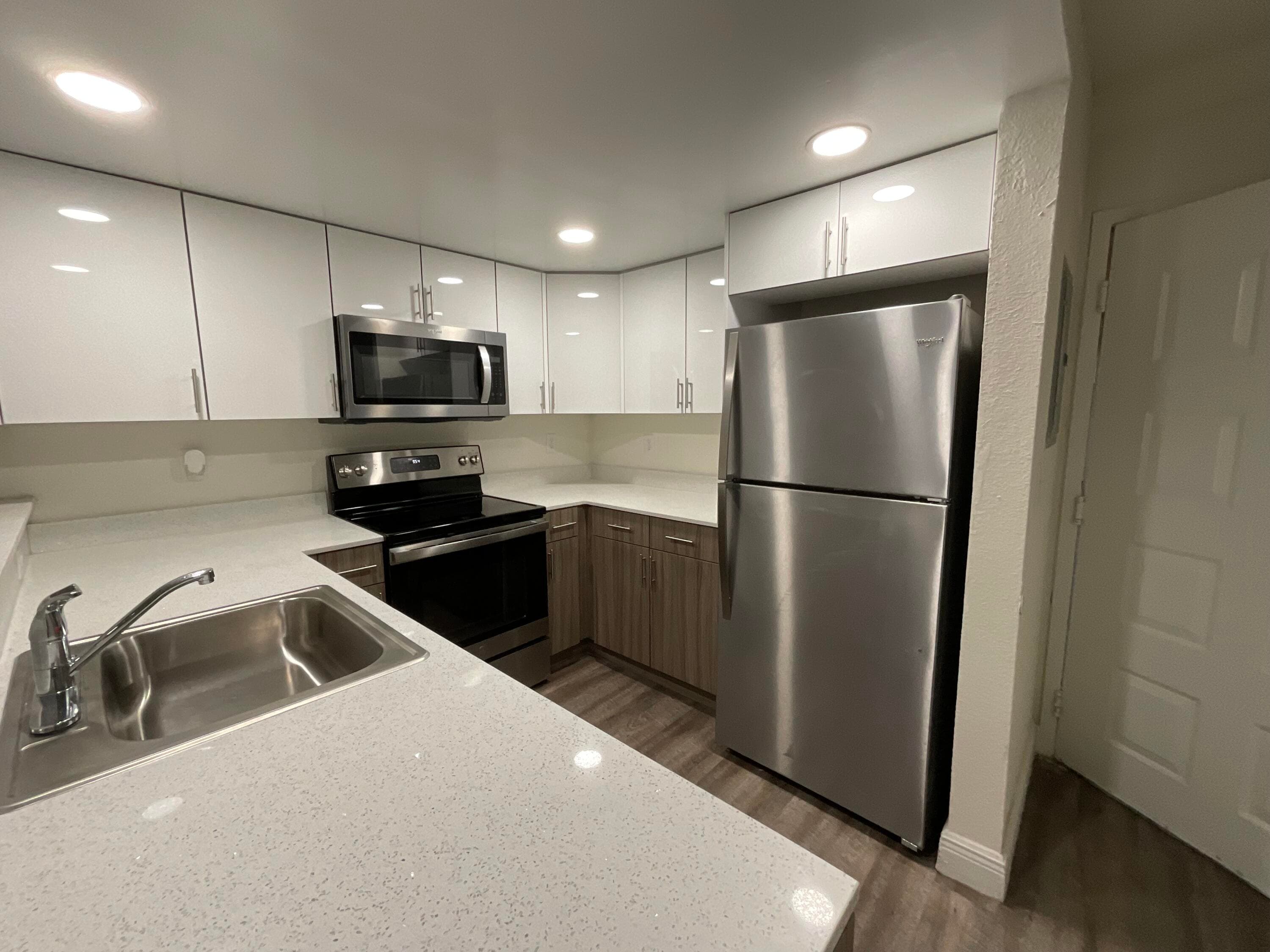 18335 NW 68 Avenue 2455-516, Hialeah, FL 33015 — photo 1 of 14