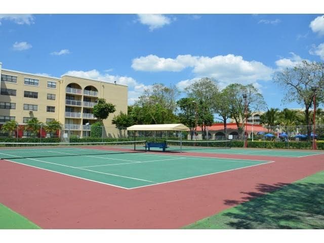 18335 NW 68 Avenue 750-318, Hialeah, FL 33015 — photo 13 of 14