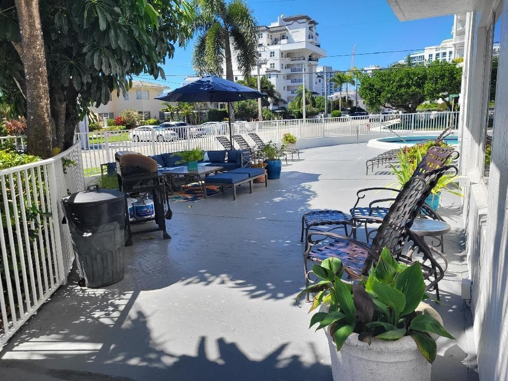 550 Bayshore Drive 104, Fort Lauderdale, FL 33304 — photo 20 of 53