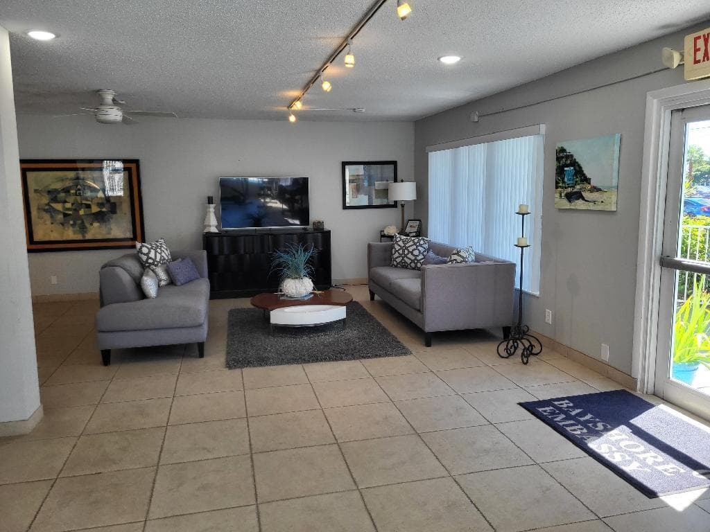 550 Bayshore Drive 104, Fort Lauderdale, FL 33304 — photo 15 of 53