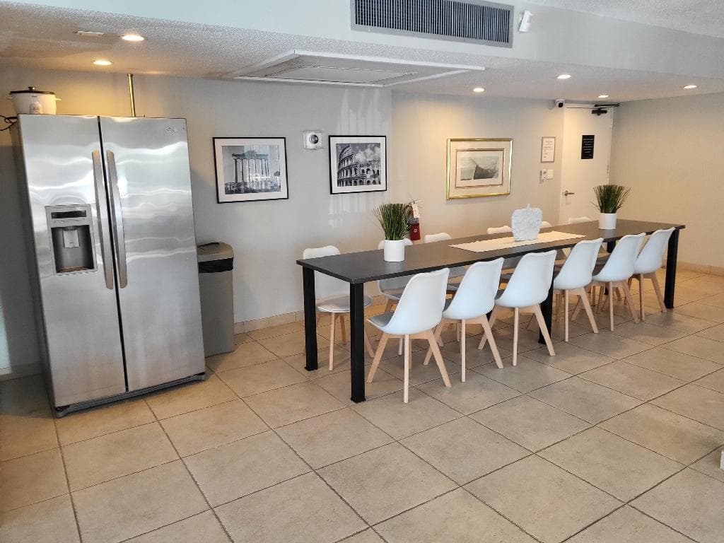 550 Bayshore Drive 104, Fort Lauderdale, FL 33304 — photo 18 of 53