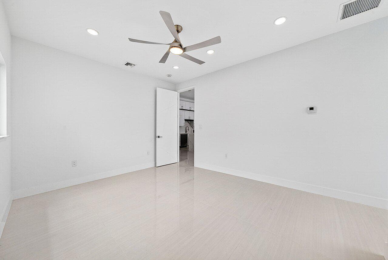 4887 Bocaire Boulevard, Boca Raton, FL 33487 — photo 38 of 61
