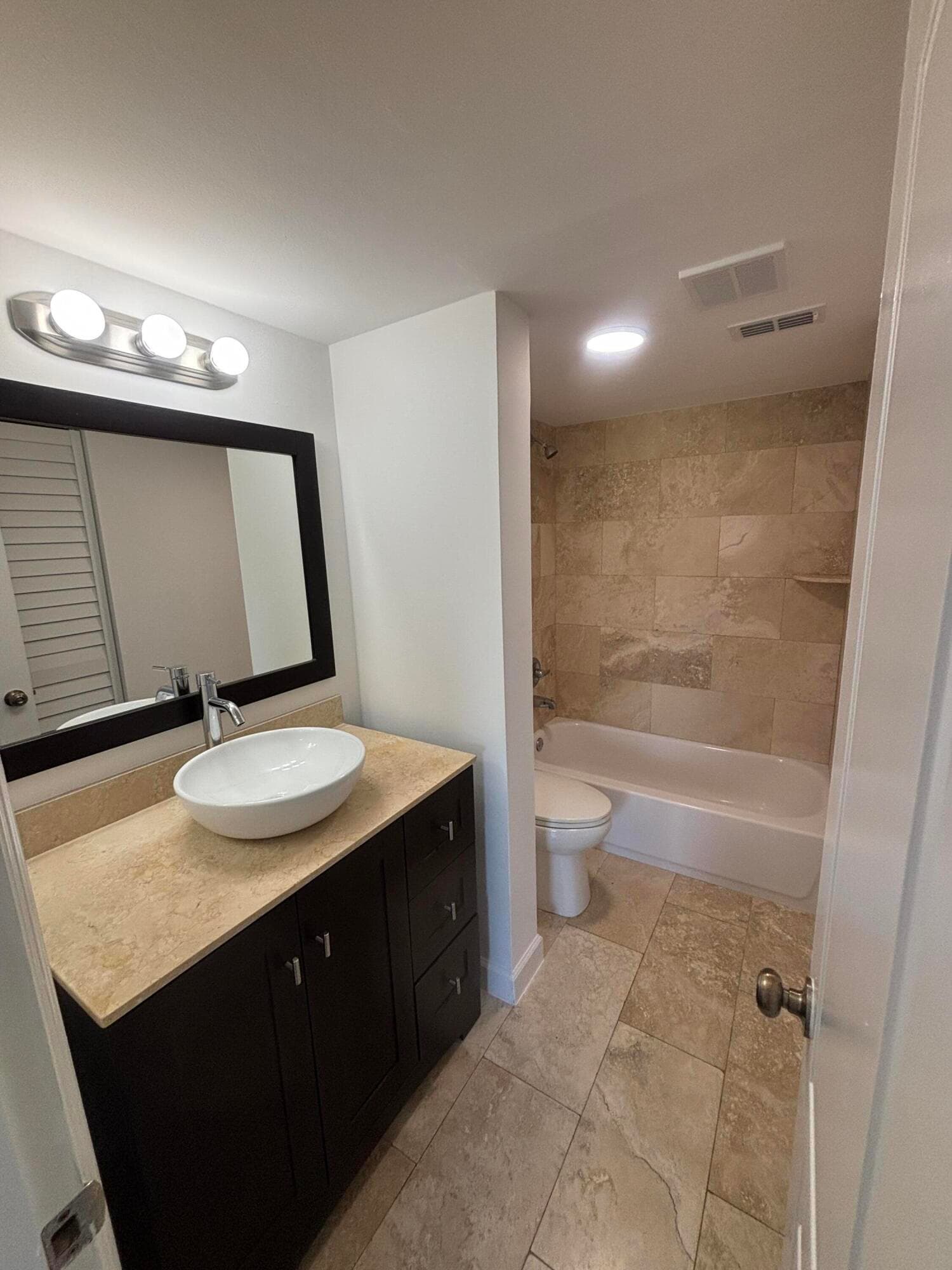 Condominium in Boca Raton — photo 4 of 5