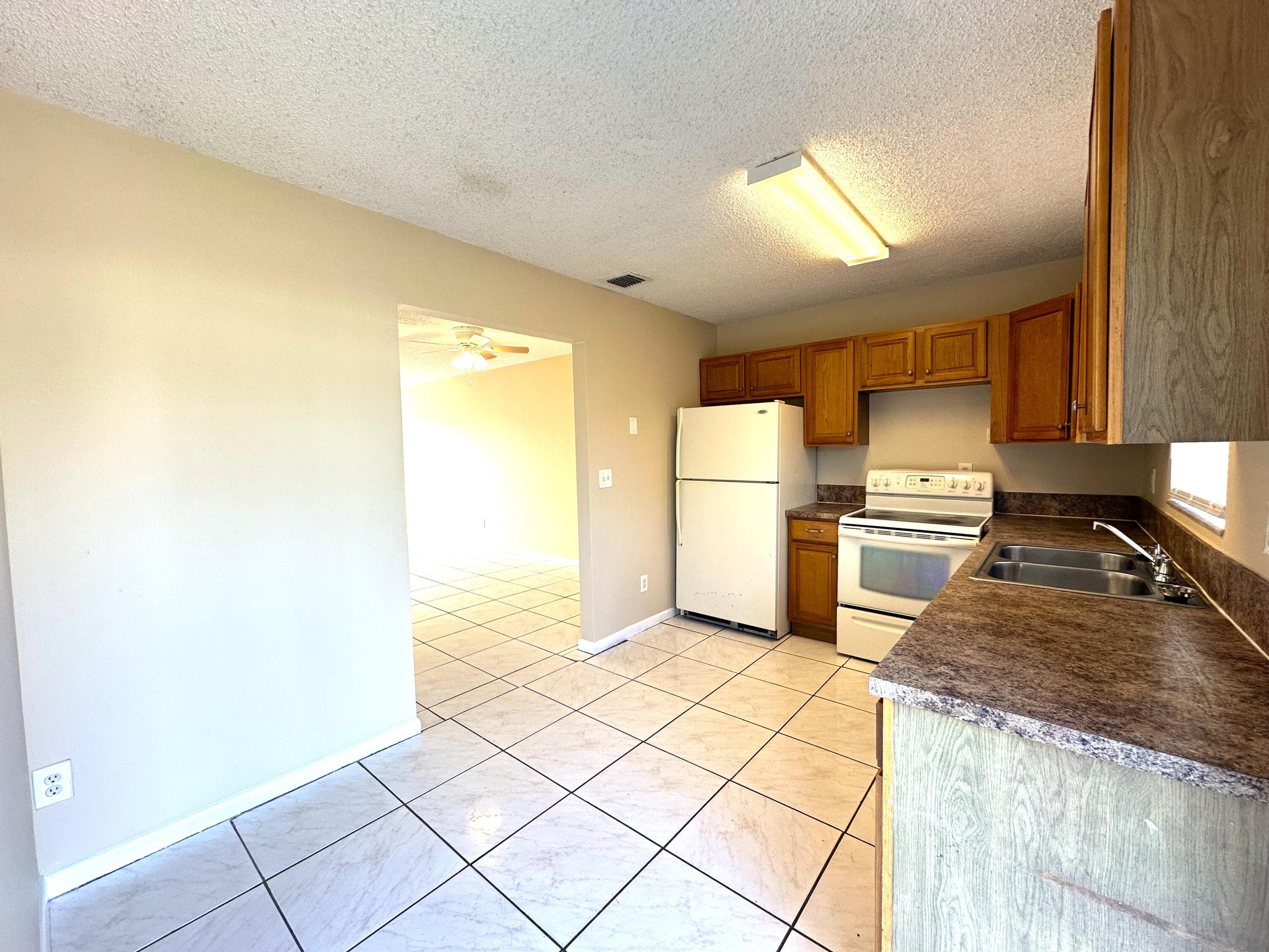 3365 SE Garden Street 3365, Stuart, FL 34997 — photo 4 of 16