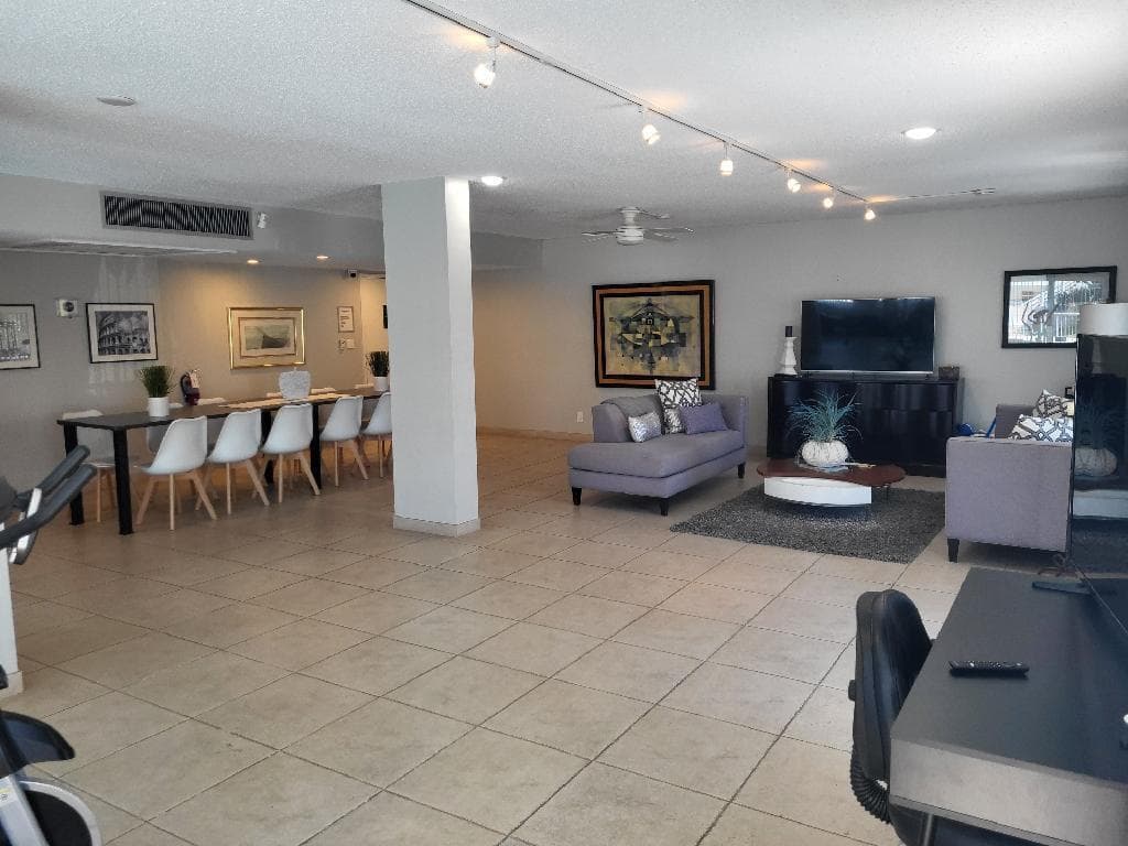 550 Bayshore Drive 104, Fort Lauderdale, FL 33304 — photo 17 of 53