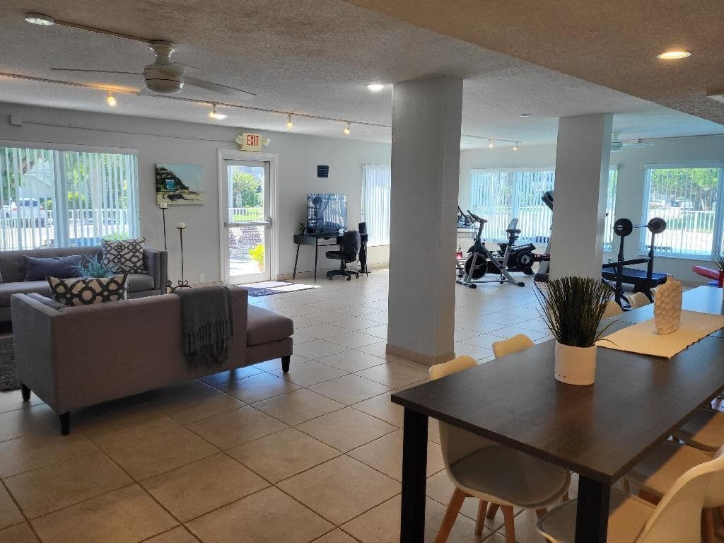 550 Bayshore Drive 104, Fort Lauderdale, FL 33304 — photo 16 of 53