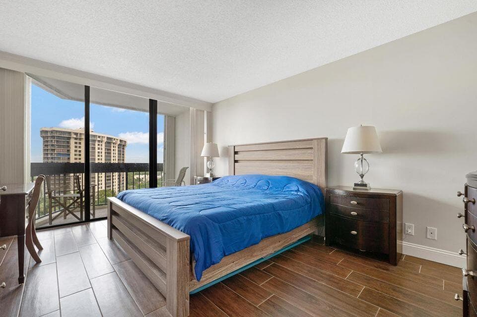 2400 Presidential Way 1206, West Palm Beach, FL 33401 — photo 13 of 39