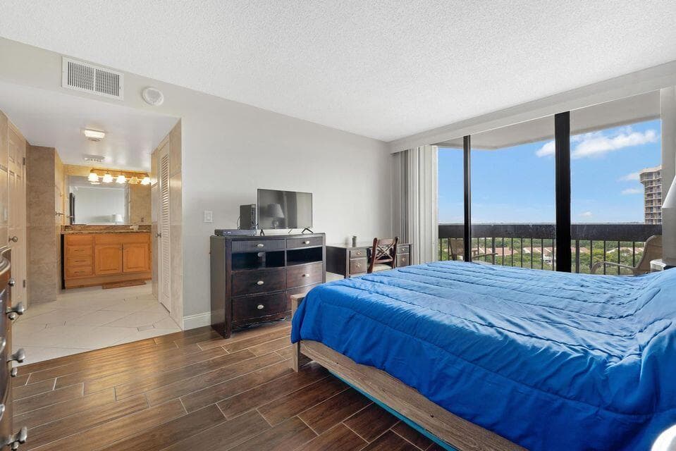 2400 Presidential Way 1206, West Palm Beach, FL 33401 — photo 14 of 39