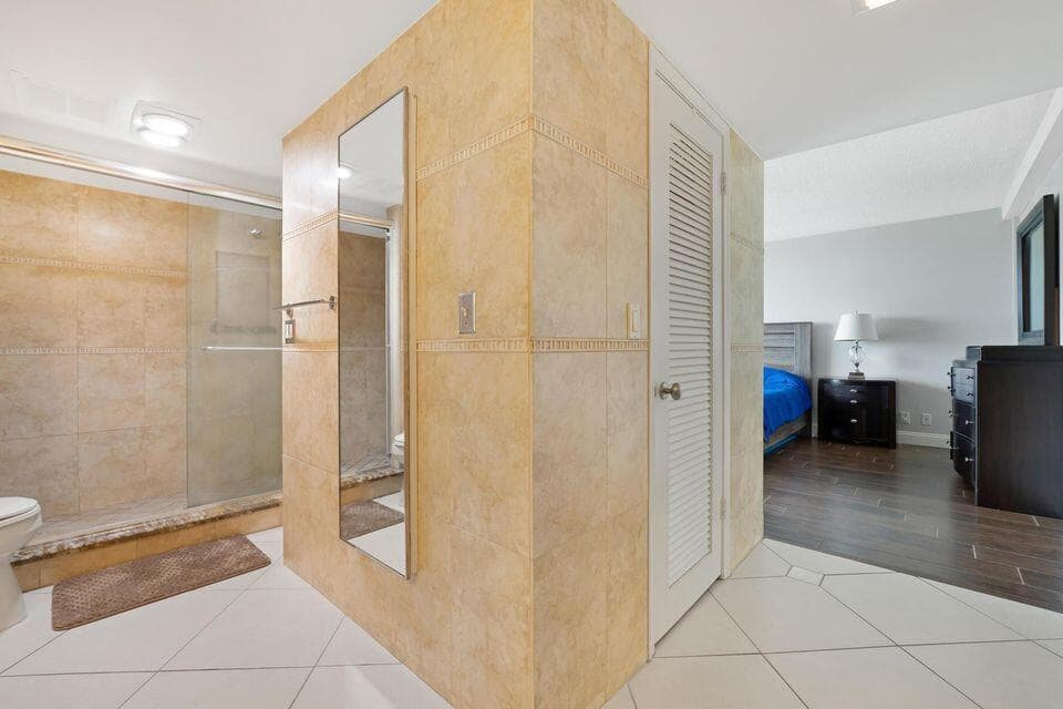 2400 Presidential Way 1206, West Palm Beach, FL 33401 — photo 17 of 39