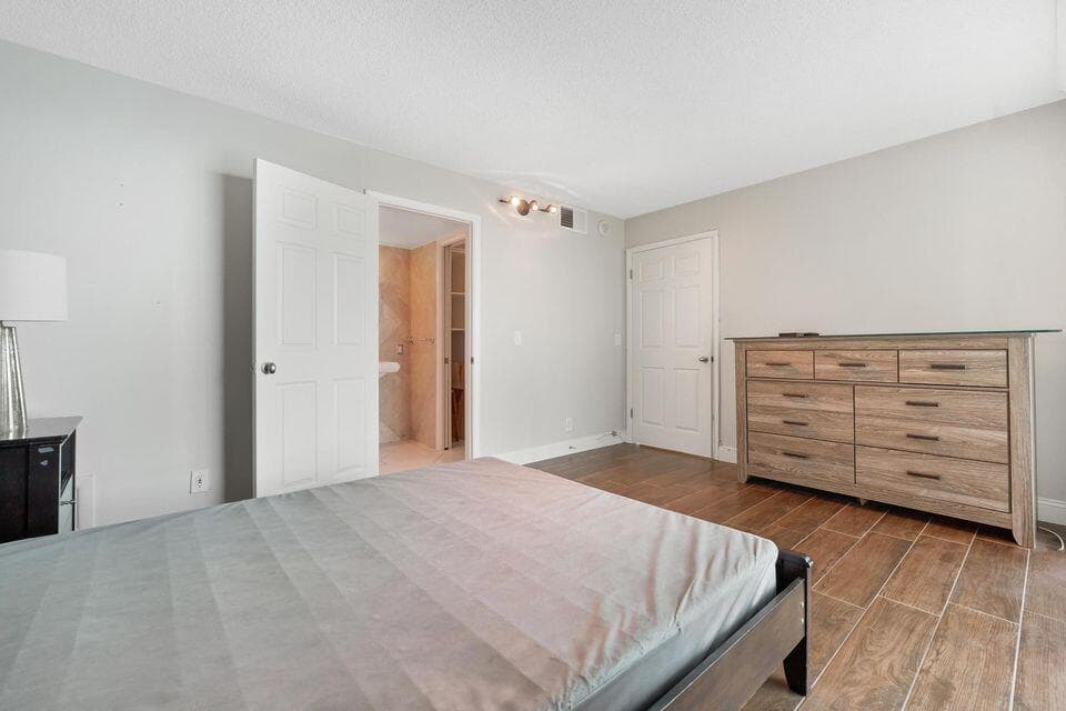 2400 Presidential Way 1206, West Palm Beach, FL 33401 — photo 21 of 39