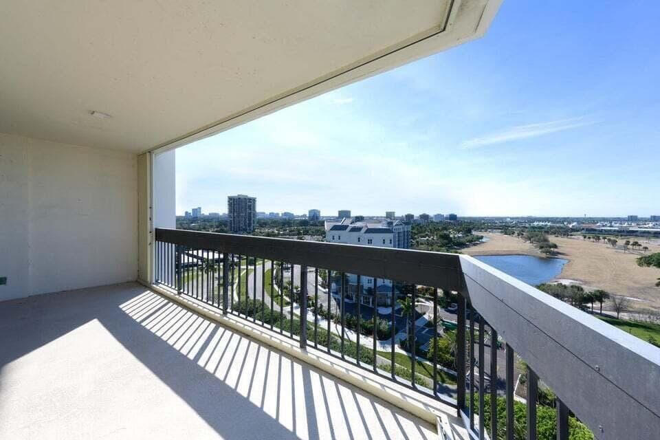 2400 Presidential Way 1206, West Palm Beach, FL 33401 — photo 24 of 39