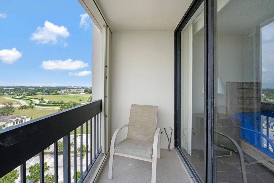 2400 Presidential Way 1206, West Palm Beach, FL 33401 — photo 26 of 39