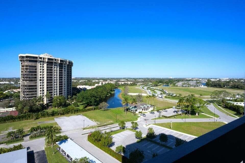 2400 Presidential Way 1206, West Palm Beach, FL 33401 — photo 35 of 39