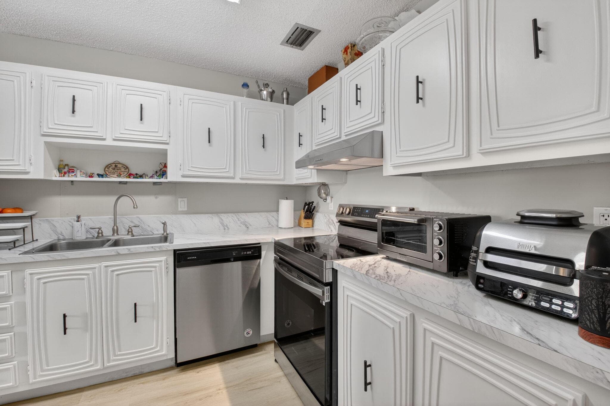 13765 Flora Place H, Delray Beach, FL 33484 — photo 8 of 35