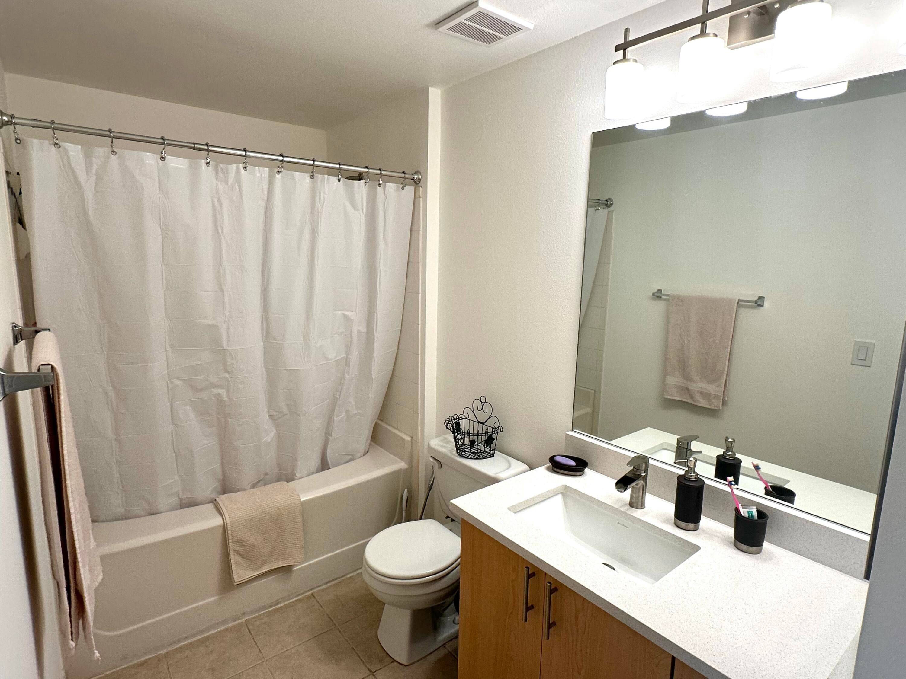 533 NE 3rd Avenue 527, Fort Lauderdale, FL 33301 — photo 17 of 26