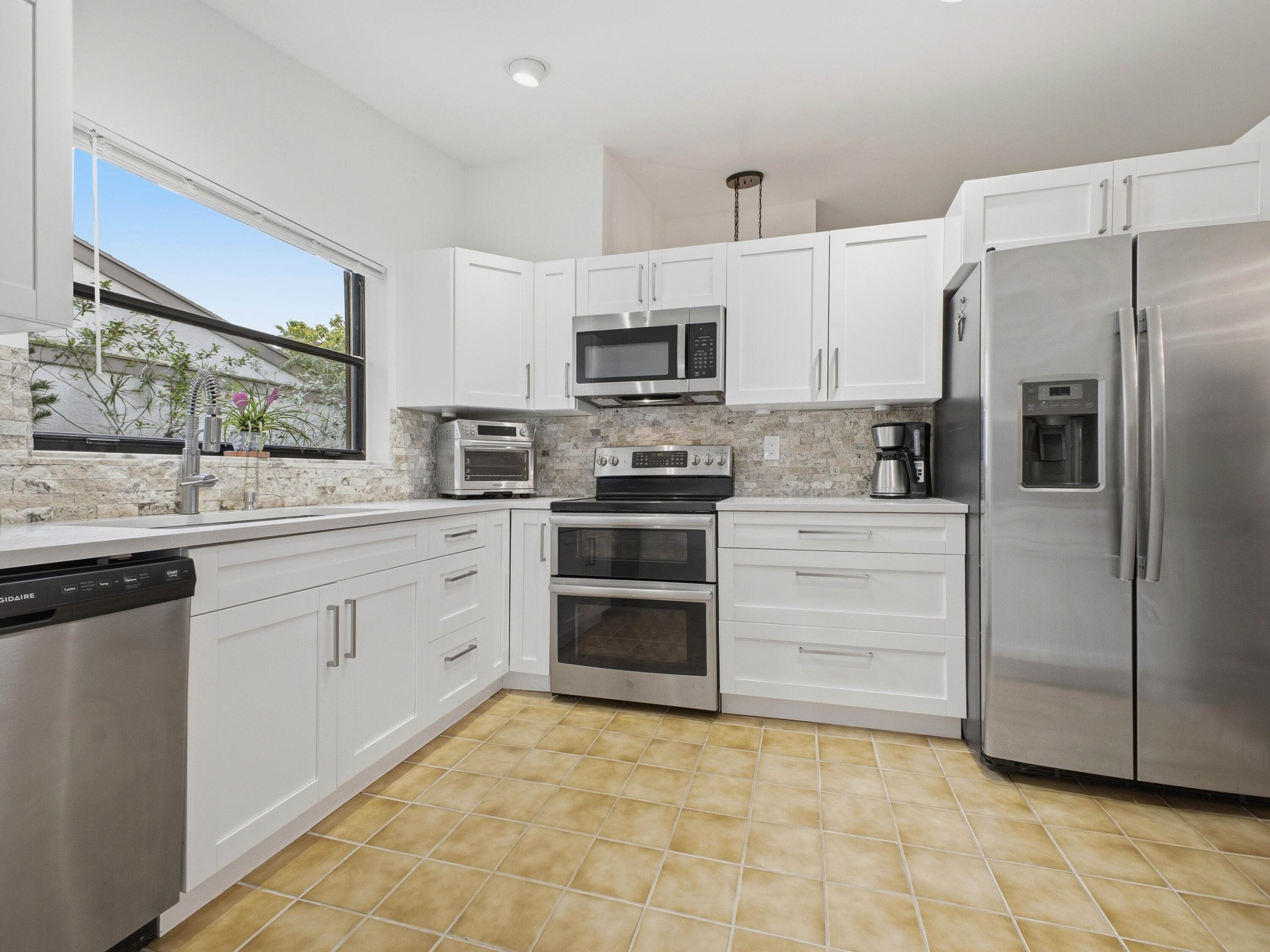 56 Baytree Circle, Boynton Beach, FL 33436 — photo 13 of 41