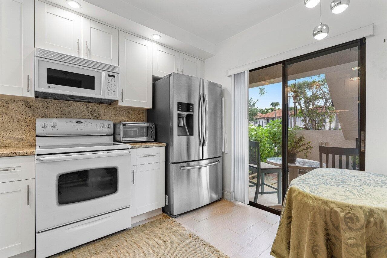 5200 E Club Circle 106, Boca Raton, FL 33487 — photo 6 of 31