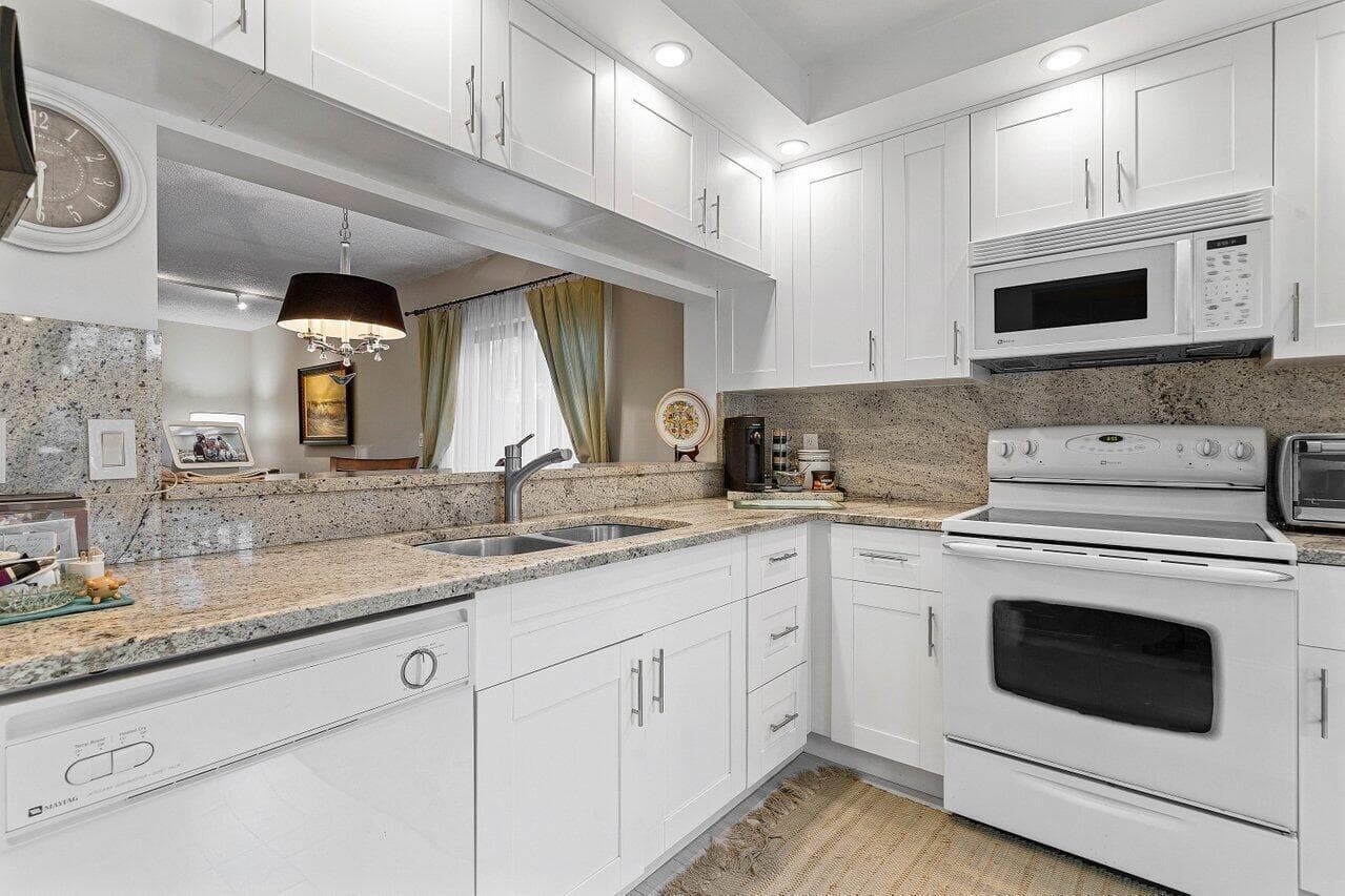 5200 E Club Circle 106, Boca Raton, FL 33487 — photo 7 of 31